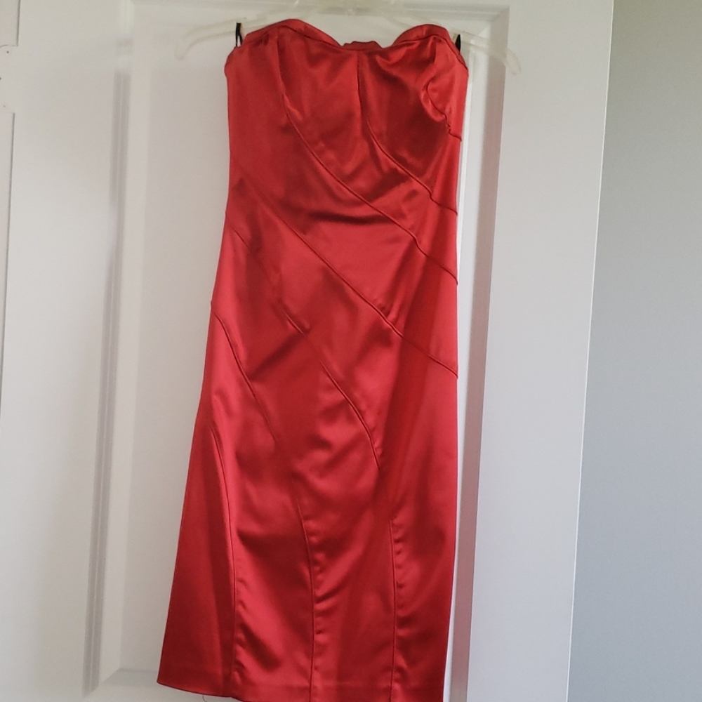 NWT Strapless zippered back dress